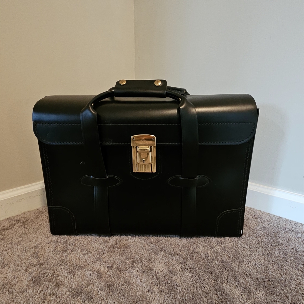 Vintage Lockable Brown Cowhide Leather Brief Case with Key Made In USA